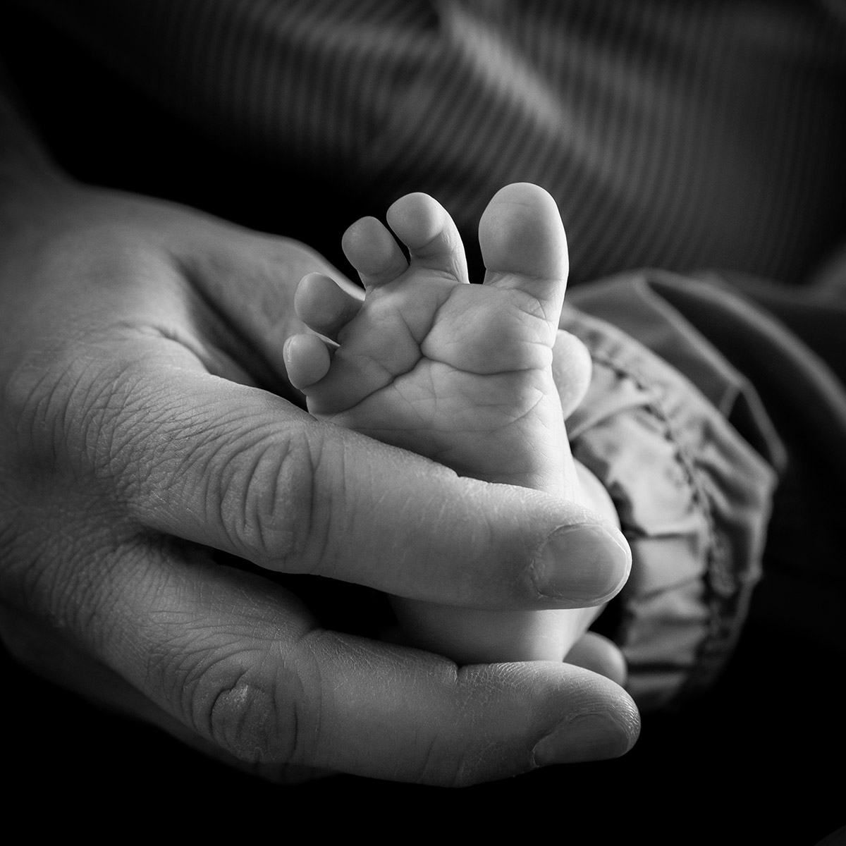 photo studio portrait bébé enfant pied nouveau né