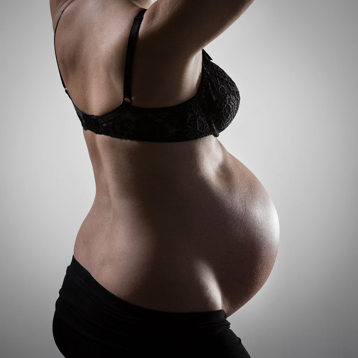 photo studio portrait femme enceinte maternité lorraine