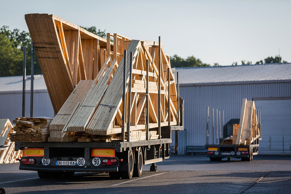 photo remorque camion reportage industrie martin charpentes bois toul