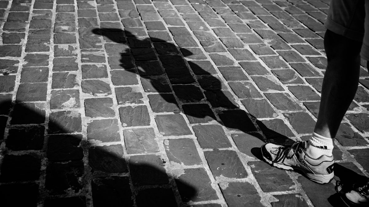 street photography photo de rue noir et blanc metz ombre
