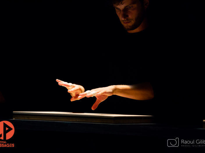 groupe 42 du Théâtre National de Strasbourg, festival ecoles de passages de metz, photo de theatre