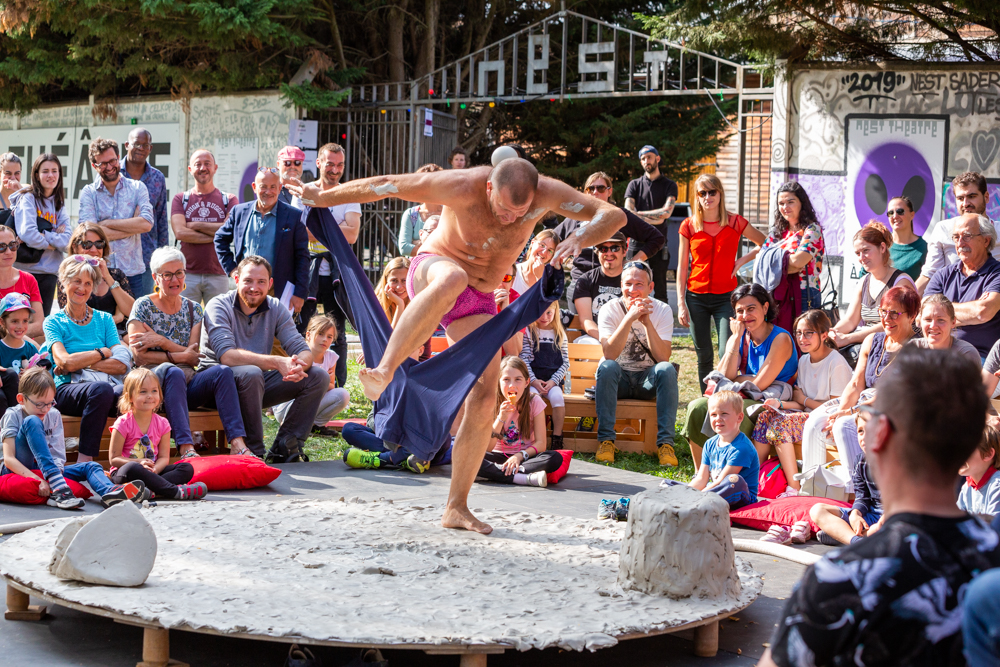 festival Court Toujours nest Thionville Theatre